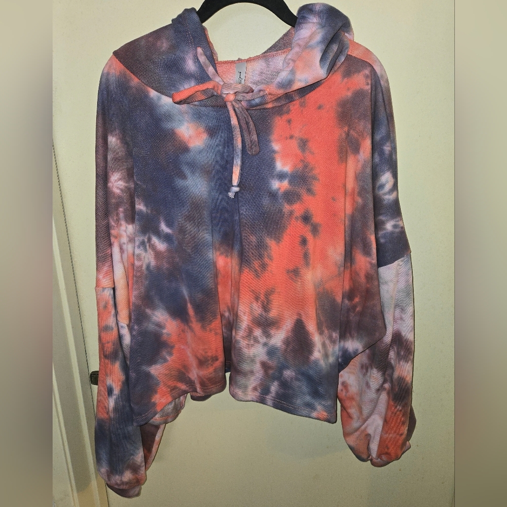 NWOT Tie-Dye Hooded Lounge Set (Top and Bottom)